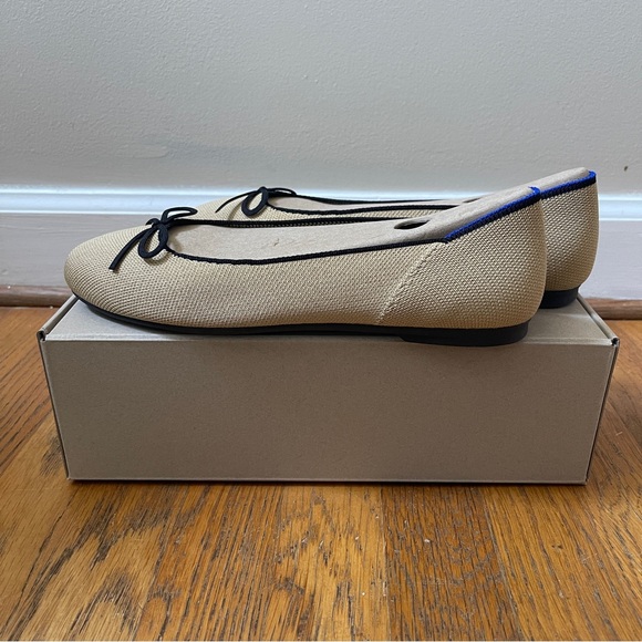 NIB Rothy’s The Ballet Flat in Beige and Black Size 8.5 - Picture 9 of 11